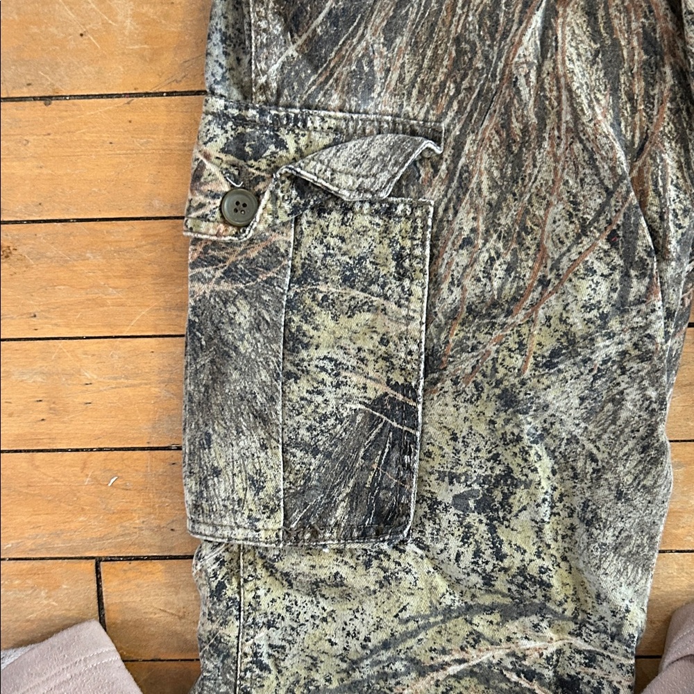 EUC Mossy Oak Camouflage Cargo Pants - Green and Brown - Picture 3 of 7